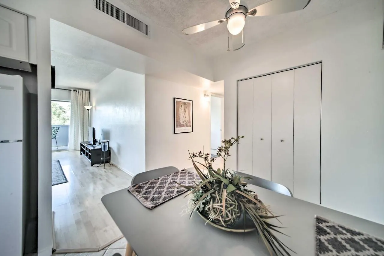 Modern City Condo Close To Downtown Phoenix!